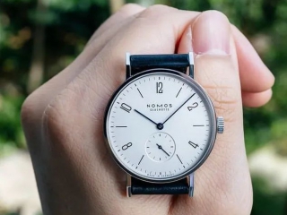 NOMOS红十二，文艺青年的顶配