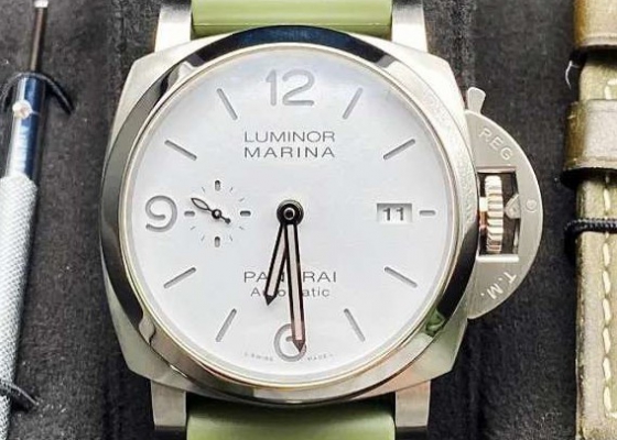 女生也可以Hold住44mm  沛纳海庐米诺白盘入手