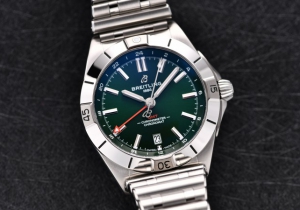 艳丽的GMT-百年灵机械计时系列两地时手表
