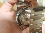 时而黑时而绿很吸睛  天梭经典PRX绿盘