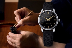 冠蓝狮推出Elegance系列精工制表110周年首款品牌腕表复刻版SBGW295