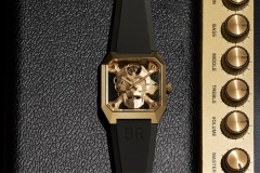 BELL & ROSS 推出 BR 01 CYBER SKULL BRONZE青铜骷髅头腕表