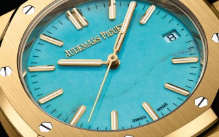 愛彼推出全新天然綠松石表盤 Royal Oak皇家橡樹系列自動上鏈黃金腕表