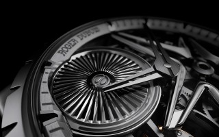 罗杰杜彼Roger Dubuis 王者系列星际镂空艺术家合作腕表—空山基派对 机械时空 潮酷来袭