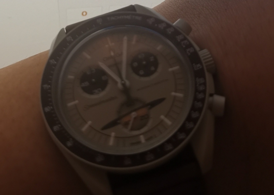斯沃琪联名MoonSwatch  土星最特别的一款