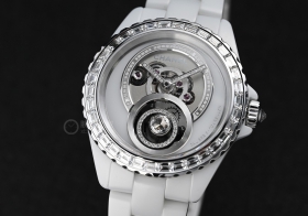 別錯過這枚Chanel陀飛輪新品腕表，美哭我！