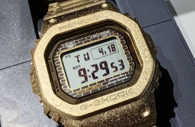 入手卡西欧G-Shock  40周年纪念款冰霜金