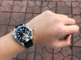 它是我的劳动成果  欧米茄海马胶带黑盘