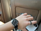 它是我的劳动成果  欧米茄海马胶带黑盘