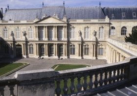 巴黎：宝玑大力支持法国国家档案馆展览
