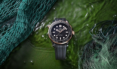 深海中的那抹光 欧米茄海马系列300米“金墨黑”潜水表