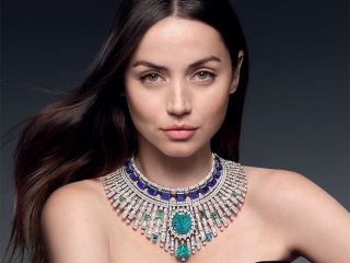 路易威登品牌代言人Ana de Armas演绎全新高级珠宝系列