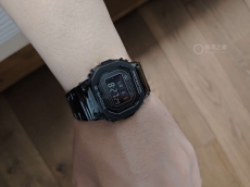 はこぽす対応商品】 【美品】G-SHOCK GMW-B5000GD-1JF 腕時計(デジタル