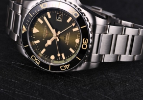 我愿称它为今年最美绿盘，浪琴康卡斯潜水系列GMT腕表
