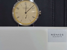 深深爱上了这个限量款  NOMOS TANGOMAT