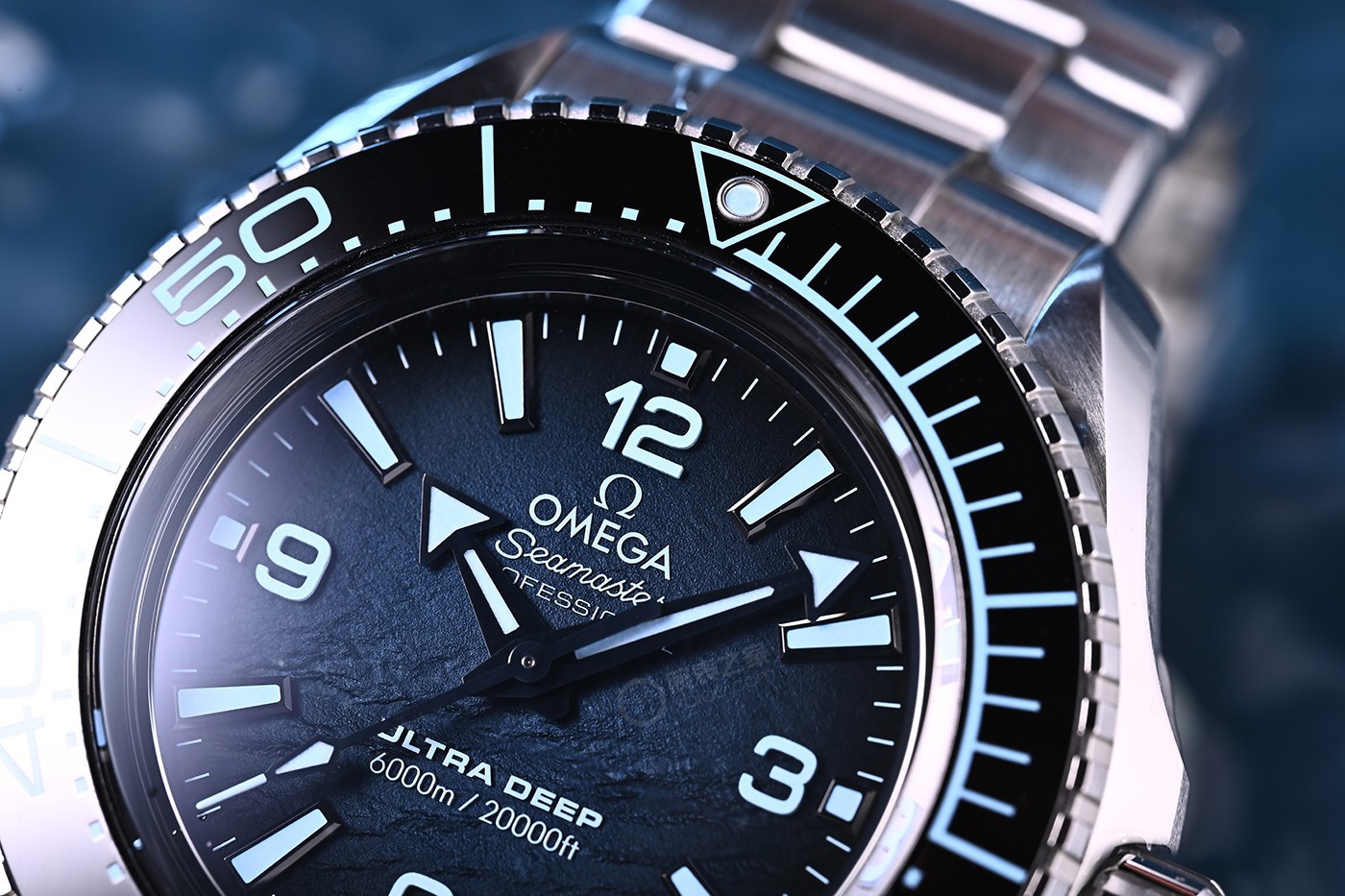 深海魅影 全新歐米茄海馬系列Ultra Deep 6000米專業潛水表