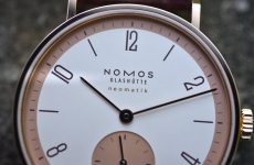 Nomos推出Tangente Roségold Neomatik腕表