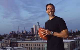 ZENITH真力時發布傳奇橄欖球運動員阿隆·羅杰斯（AARON RODGERS）首款同名腕表——CHRONOMASTER SPORT 腕表“AARON RODGERS”特別版限量款