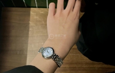 天朗风清极致典雅  天梭小美人霁风蓝