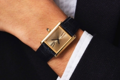 卡地亚推出Tank Louis Cartier The Watches Of Switzerland 100周年限量版腕表