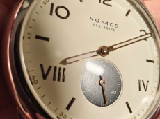 虽然艰难但结果完美  NOMOS CLUB 738.S5