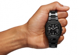 Bell & Ross柏萊士推出全新BR 05 Black Ceramic腕表
