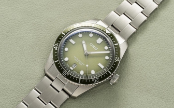 豪利时推出Divers Sixty-Five Date 40毫米渐变绿腕表