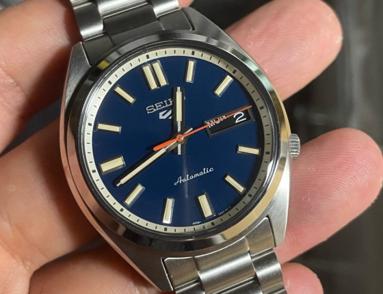 选择蓝盘非常不错  精工SEIKO5入手