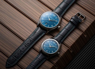 康斯登推出两款百年典雅Runabout蓝盘自动限量版腕表