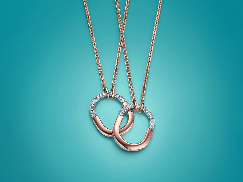蒂芙尼全新Tiffany Lock系列双色金半铺镶钻石小号项链 于天猫官方旗舰店全球线上首发