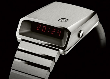 GP芝柏表推出第二款潮酷卡司圣羅蘭限量版腕表