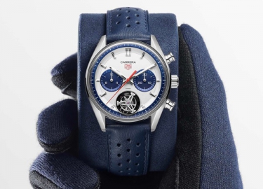 TAG Heuer泰格豪雅推出卡莱拉系列白蓝限量版陀飞轮计时腕表