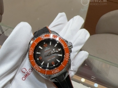 就是这个蓝盘让我心动  欧米茄海马海洋宇宙600