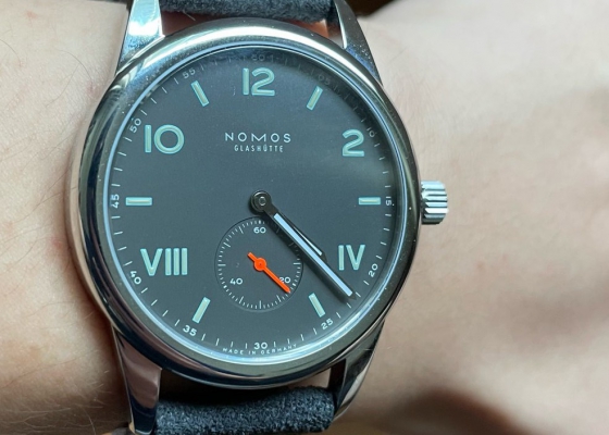 認(rèn)證人生中第一塊機(jī)械表  Nomos club736