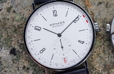 Nomos推出全新Tangente 2date“双历”腕表