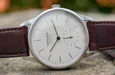 Nomos推出Orion Neomatik Doré腕表和Tangente Neomatik Doré腕表