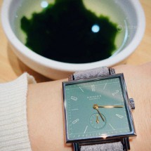 文人骚客“小金针”  NOMOS·Tetra Symphony橄榄绿445