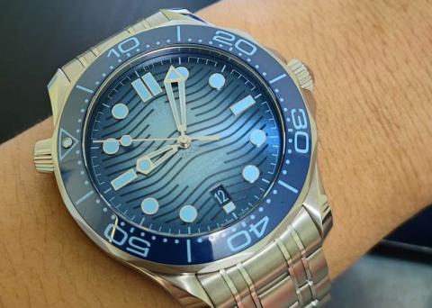 绝美SUMMER BLUE  入手欧米茄海马300