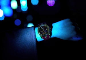 暗夜王者 分秒闪耀 罗杰杜彼ROGER DUBUIS 王者系列霓虹腕表化身“暗夜焦点”