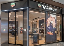 TAG Heuer泰格豪雅于新加坡莱佛士城开设全新精品店