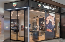 TAG Heuer泰格豪雅于新加坡莱佛士城开设全新精品店