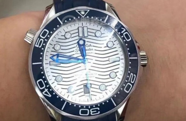 终于等到我的小灰马  欧米茄海马300入手