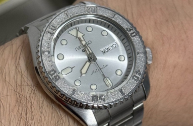 万表丛中一抹银贵气十足  精工 SEIKO 5 SKX STREET STYLE
