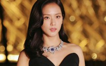 众星佩戴卡地亚珠宝作品出席卢浮宫“Le Grand Dîner du Louvre”慈善晚宴