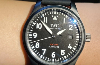 万国表黑陶瓷IW326906  120小时动力 top gun