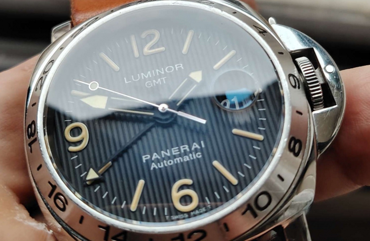 比较少见的大三针GMT  沛纳海特别版腕表