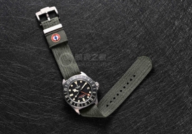 钛壳GMT＋联名，帝舵这块表怎么做到这么刚？