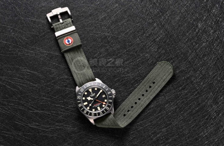 钛壳GMT＋联名，帝舵这块表怎么做到这么刚？