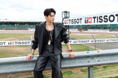瞬息决胜，分秒必争 天梭全球品牌代言人龚俊观赛 MotoGP™英国站，一探竞速魅力