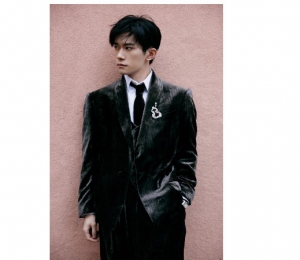 积家全球代言人易烊千玺、法国演员罗兰·拉斐特（Laurent Lafitte）及印度演员Ishaan Khatter佩戴积家腕表优雅亮相2025年戛纳国际电影节